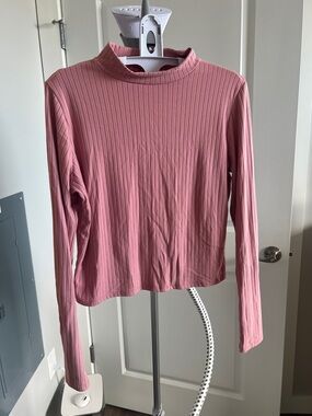 Long-Sleeve Ribbed Mock Neck Top - Pink